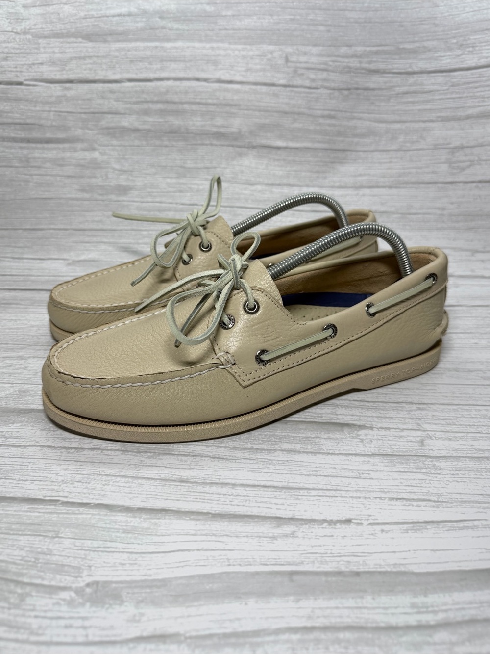 Sperry Authentic Original 2-Eye Leather Boat Shoes Men’s 9.5M Cream 0195149